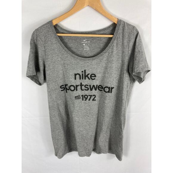 Nike The Nike Tee Nike Sportswear Est 1972 Graphic Tshirt Grey Size Medium - Picture 1 of 4